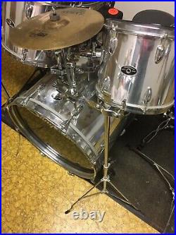 5 Peice Silver And Black Slingerland Drumset With Cymbols And Full Gear
