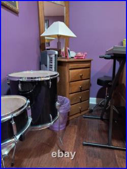 5 piece Adult Acoustic Drum kit with cymbals used