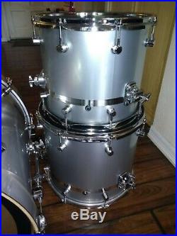 6 Piece Spaun Custom Maple Drum Set Metallic Silver Chrome Stripe with drum bags