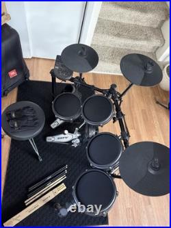 Alesis Nitro Mesh Kit Electronic Drum Set 2010s Black Excellent, Hardly Used