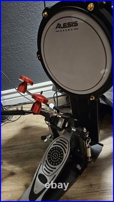 Alesis Strata Core Full Electronic Drum Kit with Drum Module, Additional Equipment Alesis Strata Core Full Electronic Drum Kit with Drum Module, Additional Equipment
