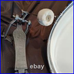 Coda Drum Set 22x17 16x16, 13x11 Drums 3 Pc 1 Top Snap Two Stands And Two Kicker