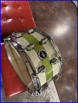 Crush Maple E3 Sublime Drum kit. Sparkle White With Green Sparkle Stripe