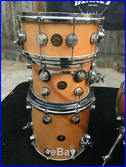 DW COLLECTORS EXOTIC JAZZ SERIES 4pc Maple/Gum with Twisted Birch Finish Drum Set
