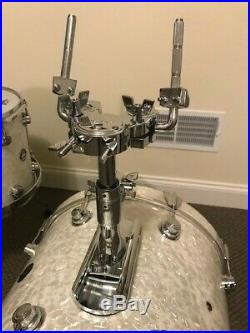 DW Collector Series Maple 5 pc Drum Set in Ultra White Marine Pearl