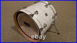 DW Collector's Series 3 piece Maple Classic White Marine Finish Ply Drum Set