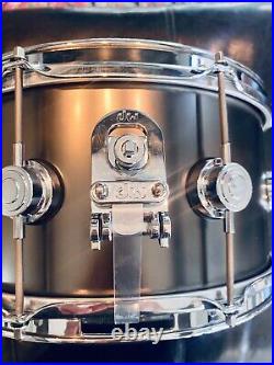 DW Collector's Series Satin Black Over Brass Snare Drum withChrome Hardware 13x7
