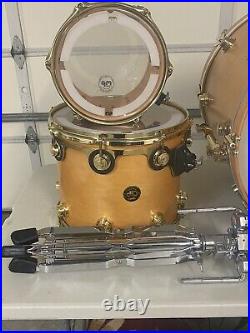 DW Collectors Series 5 Piece Drum Set With Mounting Stands and Hardcases
