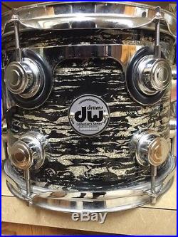 DW-Collectors-Series-Drum-Set-Black-Oyster-Glass-With-drum-bags