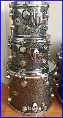 DW Drums Collectors Series Maple / Mahogany in Black Galaxy 10-12-16-22 Mint DW Drums Collectors Series Maple / Mahogany in Black Galaxy 10-12-16-22 Mint