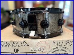 DW Exotic Collectors Snare Drum Intense Birdseye Maple Blackout DW Exotic Collectors Snare Drum Intense Birdseye Maple Blackout