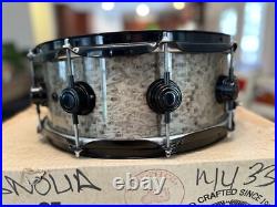 DW Exotic Collectors Snare Drum Intense Birdseye Maple Blackout DW Exotic Collectors Snare Drum Intense Birdseye Maple Blackout
