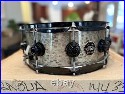 DW Exotic Collectors Snare Drum Intense Birdseye Maple Blackout DW Exotic Collectors Snare Drum Intense Birdseye Maple Blackout