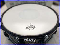 DW Exotic Collectors Snare Drum Intense Birdseye Maple Blackout DW Exotic Collectors Snare Drum Intense Birdseye Maple Blackout