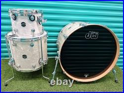 DW Performance Series 3pc Drum Set 24/12/16 DW Performance Series 3pc Drum Set 24/12/16
