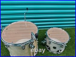DW Performance Series 3pc Drum Set 24/12/16 DW Performance Series 3pc Drum Set 24/12/16