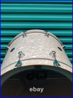 DW Performance Series 3pc Drum Set 24/12/16 DW Performance Series 3pc Drum Set 24/12/16