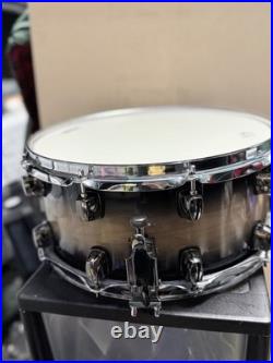 Ddrum Dominion Series Ash Shell Wood. Natural Burst Black Fade Finish