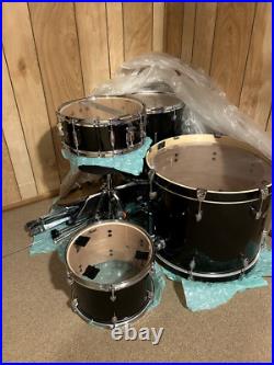 Drum Workshop Drum Set, Satin Lacquer (DDLM1804BL) Drum Workshop Drum Set, Satin Lacquer (DDLM1804BL)
