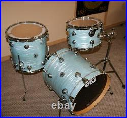 Dw Collector's Maple Standard Pale Blue Oyster 18''-12''-14''- Drum Set