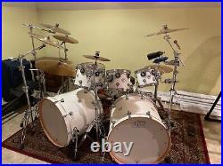 Dw design series drum set pearl white double bass 9000 & 5000 series hardware