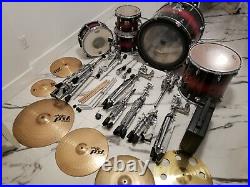 Five piece drum set, with 6 symbols and accessories, Plus mic set