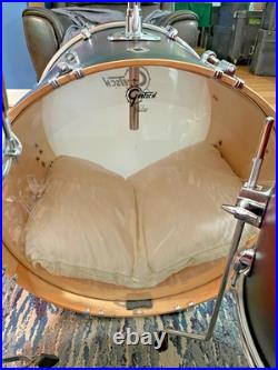Gretsch Catalina Maple 4pc Drum Set Deep Cherry Burst Gretsch Catalina Maple 4pc Drum Set Deep Cherry Burst