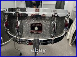 Gretsch Renown Maple, kick 20, toms 10, 12, 14, 16, snare 14, free new evans G2
