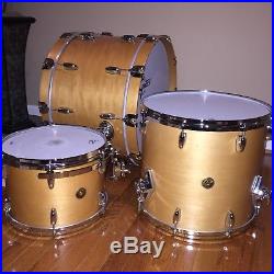 Gretsch USA Custom 3pc Drum Set Satin Millenium Maple 22,13,16