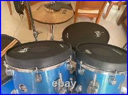 Ludwig Accent Fuse 5pc Drum Set with Cymbals Blue Sparkle