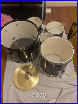 Ludwig BackBeat Complete 5-Piece Drum Set With Hardware and Cymbals