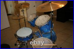 Ludwig Blue Sparkle 5-piece Drum Set with Hardware & Wuhan 457 Cymbals Set Ludwig Blue Sparkle 5-piece Drum Set with Hardware & Wuhan 457 Cymbals Set