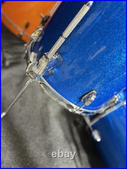 Ludwig Classic Maple 3pc 20/10/14 7-ply Blue Sparkle Drum Set Ludwig Classic Maple 3pc 20/10/14 7-ply Blue Sparkle Drum Set