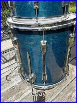Ludwig Classic Maple 5 Piece WithSupraphonic 80's Monroe Blue Shadow With Mach Lugs