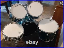 Ludwig Classic Maple 5 Piece WithSupraphonic 80's Monroe Blue Shadow With Mach Lugs