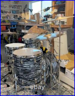 Ludwig Classic Maple Fab 3 Kit (EXCELLENT CONDITION) Black Oyster (with snare) Ludwig Classic Maple Fab 3 Kit (EXCELLENT CONDITION) Black Oyster (with snare)