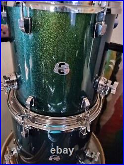 Ludwig Element Acoustic Drum Kit Green Sparkle. Includes Zildjian K Custom