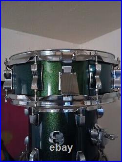 Ludwig Element Acoustic Drum Kit Green Sparkle. Includes Zildjian K Custom