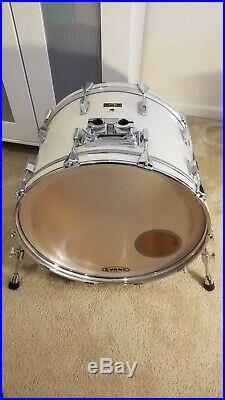 MX Pearl Off White 8 piece Accoustic Drum Set with Cymbals and Hardware