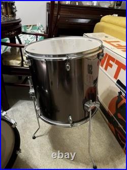 Mapex 5 piece drum set in silver/gray