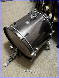 Mapex 5 piece drum set in silver/gray