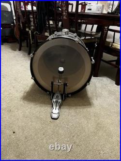 Mapex 5 piece drum set in silver/gray