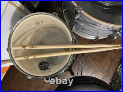 Mapex Venus Complete 5-Piece Drum Set withHardware/Cymbals White Marblewood