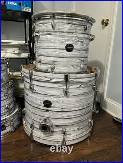 Mapex Venus Complete 5-Piece Drum Set withHardware/Cymbals White Marblewood