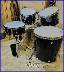 Pearl Export EXX 5-piece Jet Black Drum Set with Hardware Pearl Export EXX 5-piece Jet Black Drum Set with Hardware