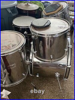 Pearl Forum Series Drum Set 5 pc with some hardware