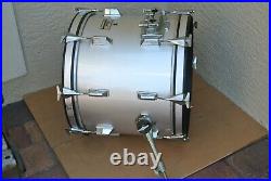 RARE VINTAGE PEARL 18 MX MAPLE SERIES BASS DRUM in SILVER for YOUR DRUM SET! R2
