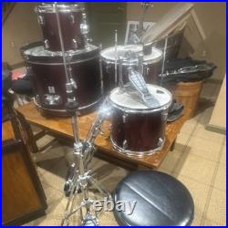 Remo 5-Piece Acoustic Drum Kit with Snare, Floor Tom, Hi-Hat, Throne Burgundy