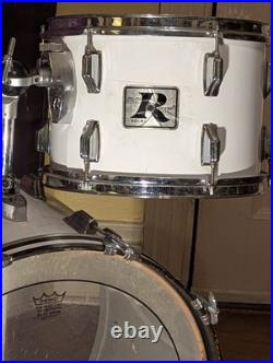 Rogers vintage 1975 BIG R USA, 4 piece New England White Drumset. All Original Rogers vintage 1975 BIG R USA, 4 piece New England White Drumset. All Original