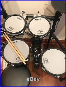 Roland TD-25KV V-Drums Drum Set + throne, DW Double kick, snare & hi hat stand